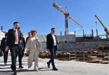 Ministrul Ghigiu a semnat la Craiova primul contract de finanțare din mandat. Bani europeni pentru „Tineretului”